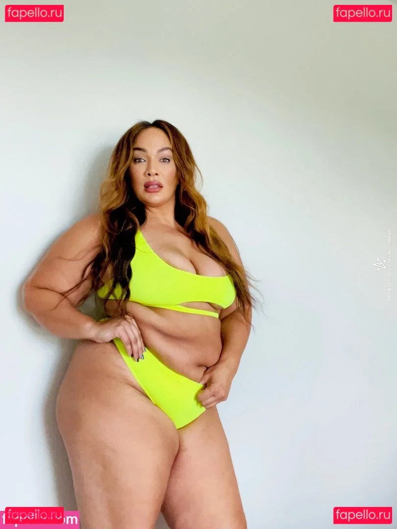 Nia Jax Onlyfans Photo Gallery 