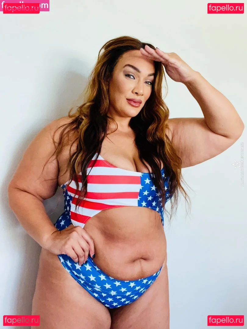 Nia Jax Onlyfans Photo Gallery 