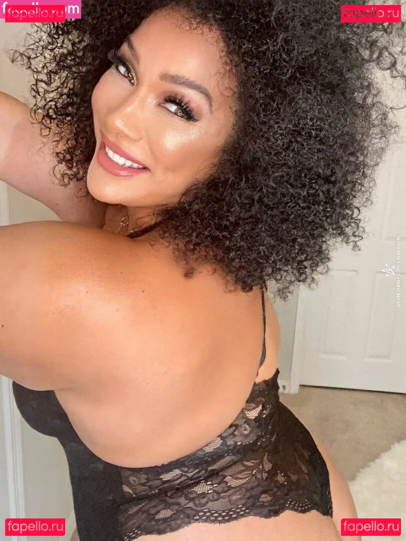 Nia Jax Onlyfans Photo Gallery 