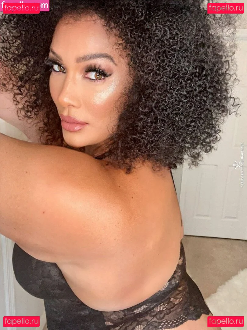 Nia Jax Onlyfans Photo Gallery 