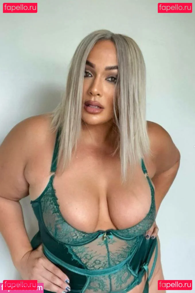 Nia Jax Onlyfans Photo Gallery 
