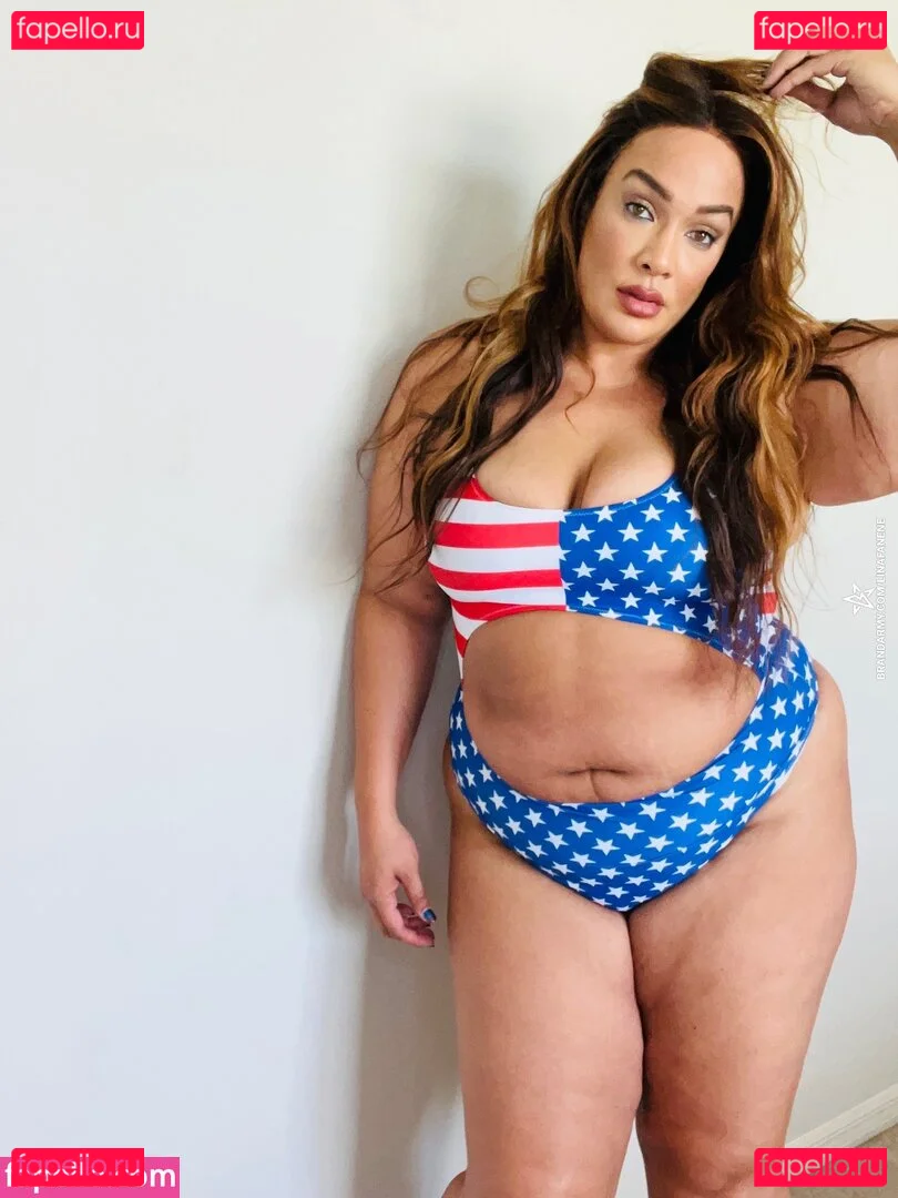 Nia Jax Onlyfans Photo Gallery 