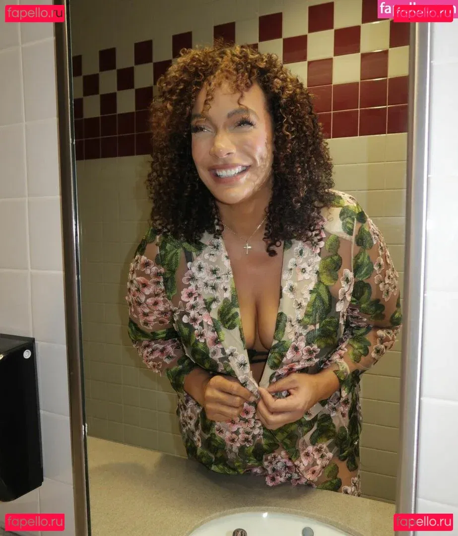 Nia Jax Onlyfans Photo Gallery 