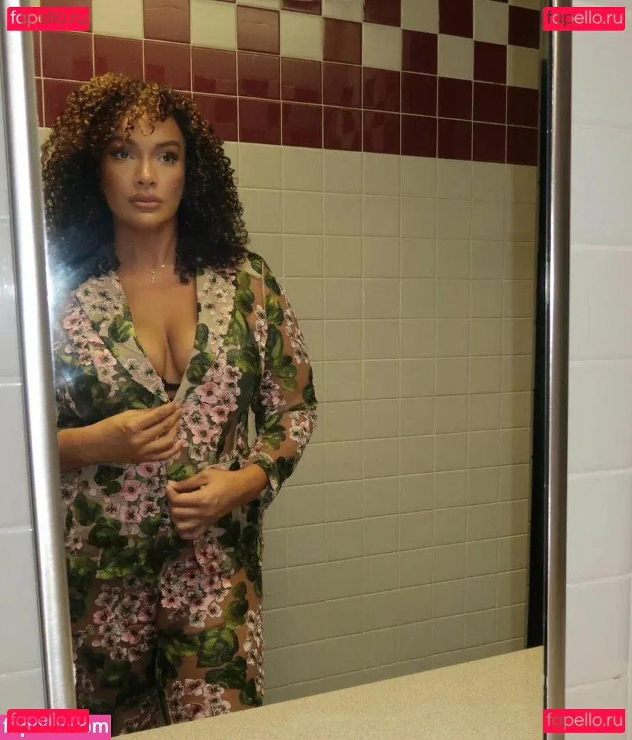 Nia Jax Onlyfans Photo Gallery 