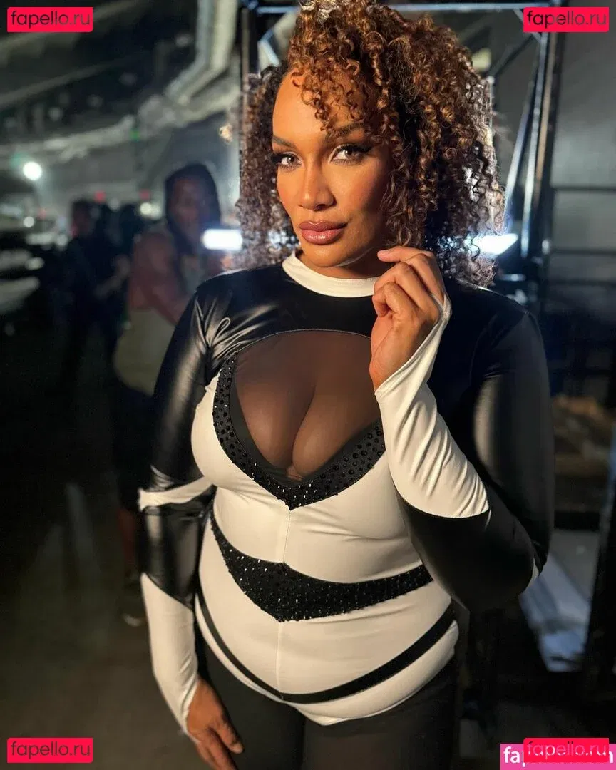 Nia Jax Onlyfans Photo Gallery 