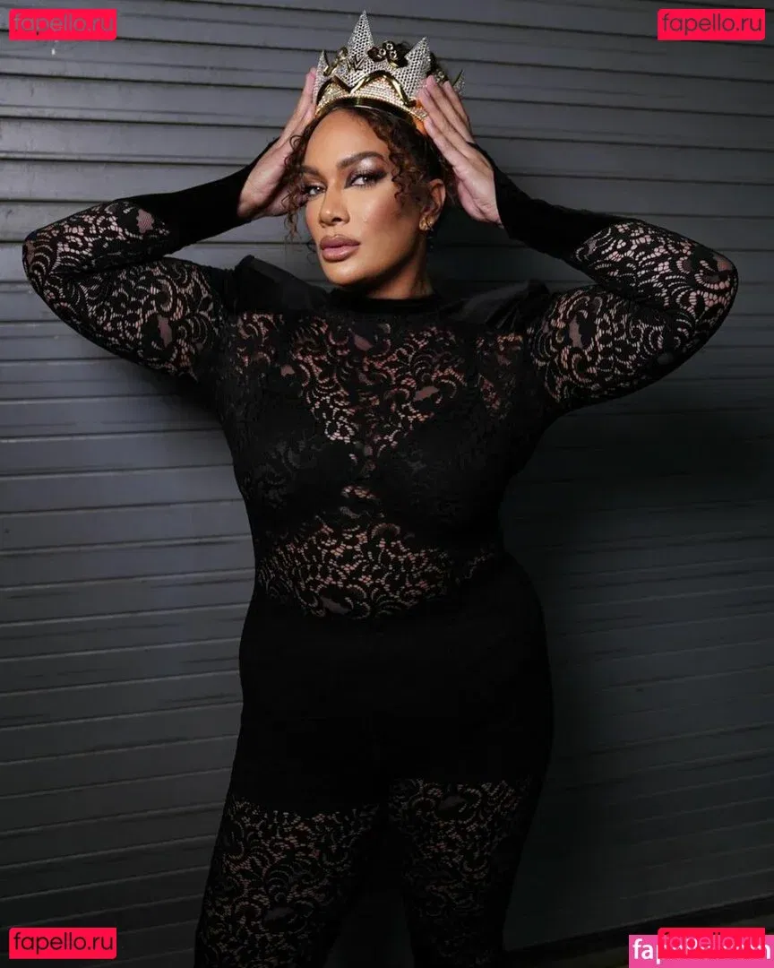 Nia Jax Onlyfans Photo Gallery 