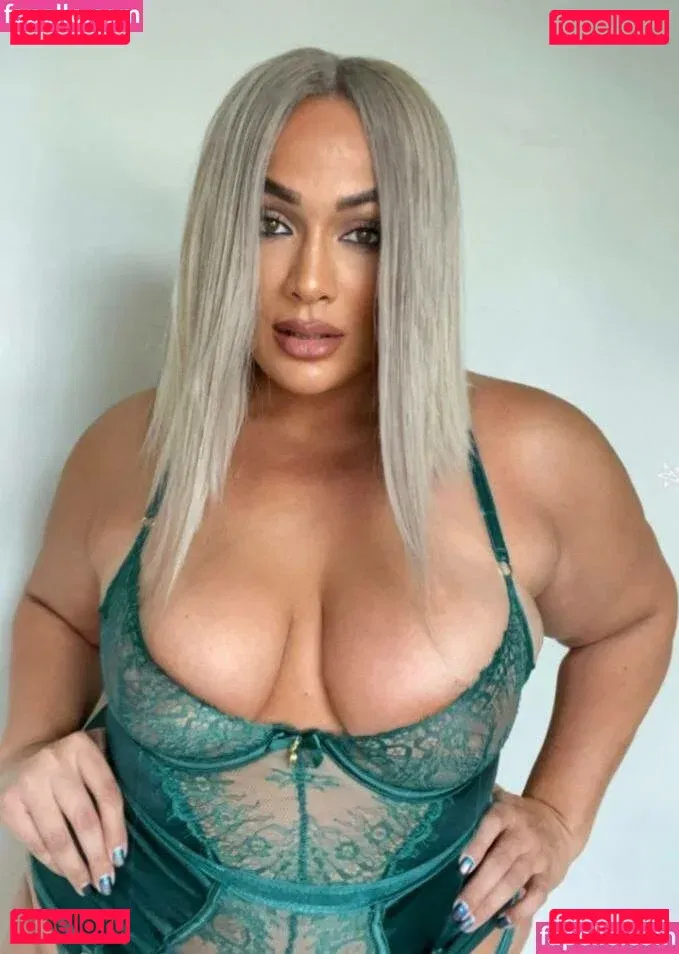 Nia Jax Onlyfans Photo Gallery 