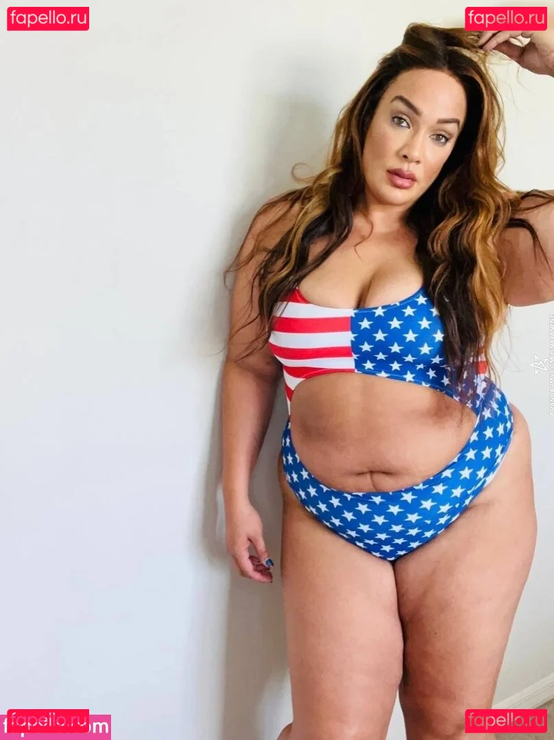 Nia Jax Onlyfans Photo Gallery 