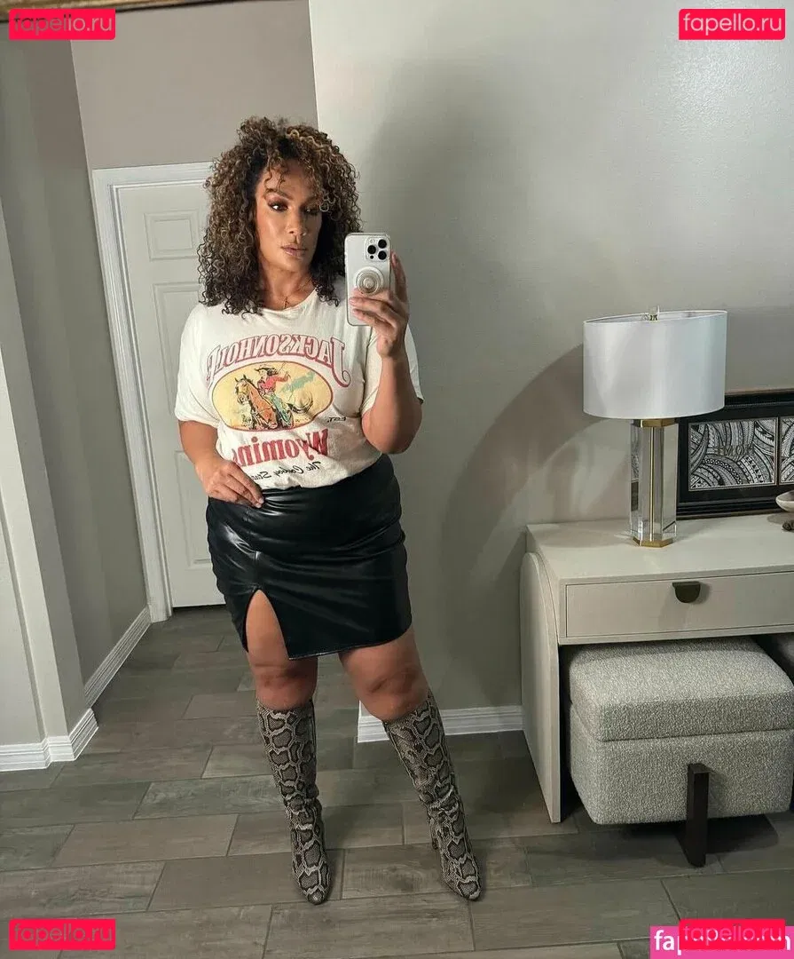 Nia Jax Onlyfans Photo Gallery 