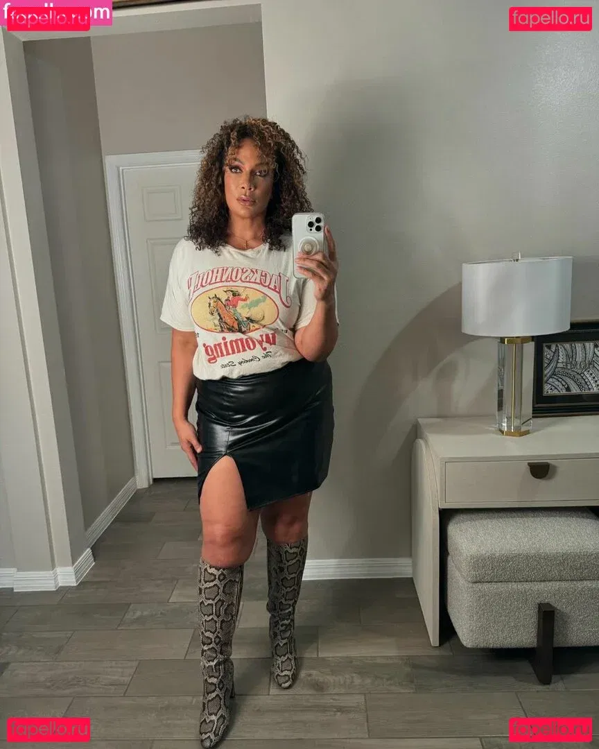 Nia Jax Onlyfans Photo Gallery 