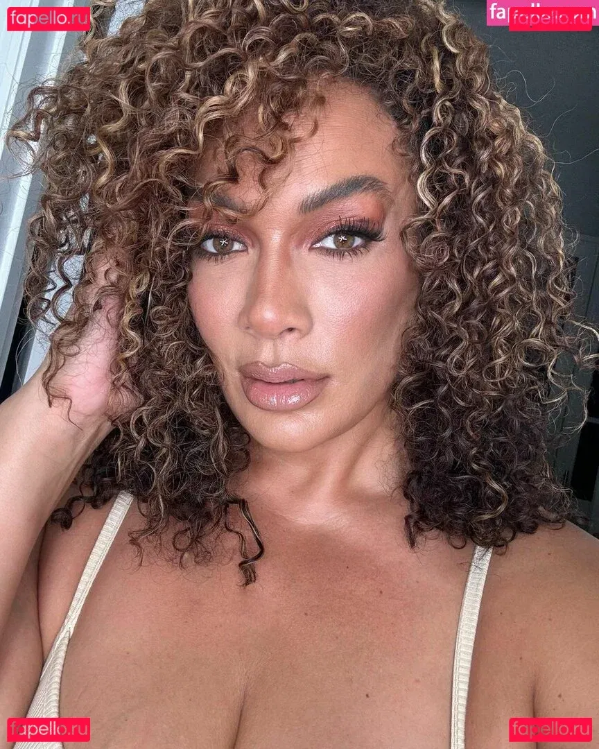 Nia Jax Onlyfans Photo Gallery 
