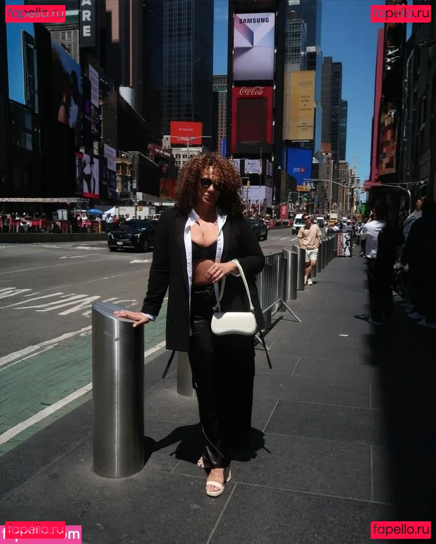 Nia Jax Onlyfans Photo Gallery 