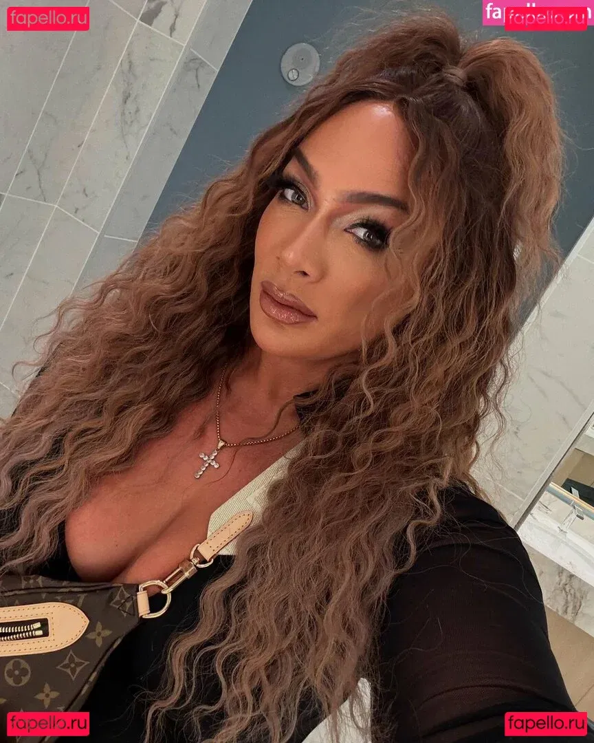 Nia Jax Onlyfans Photo Gallery 