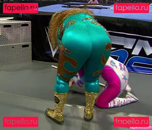 Nia Jax Onlyfans Photo Gallery 