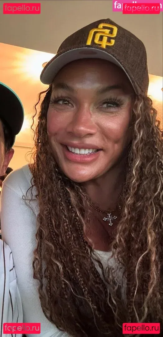 Nia Jax Onlyfans Photo Gallery 