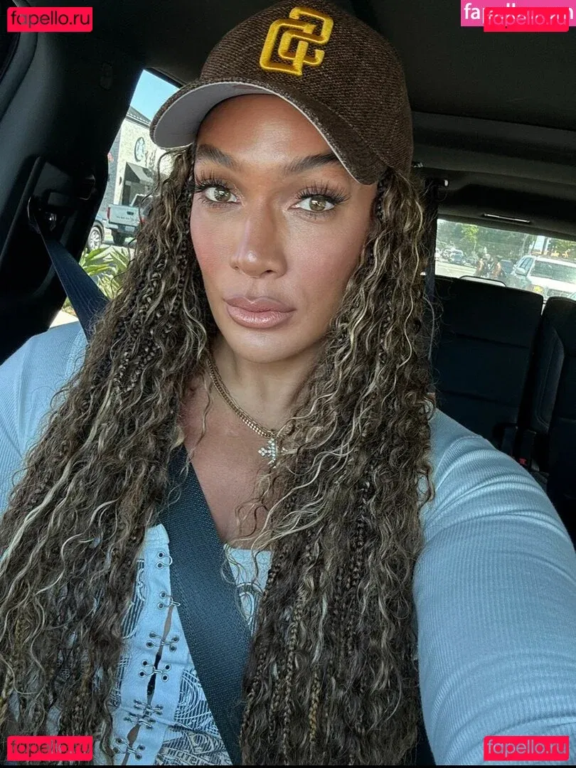 Nia Jax Onlyfans Photo Gallery 