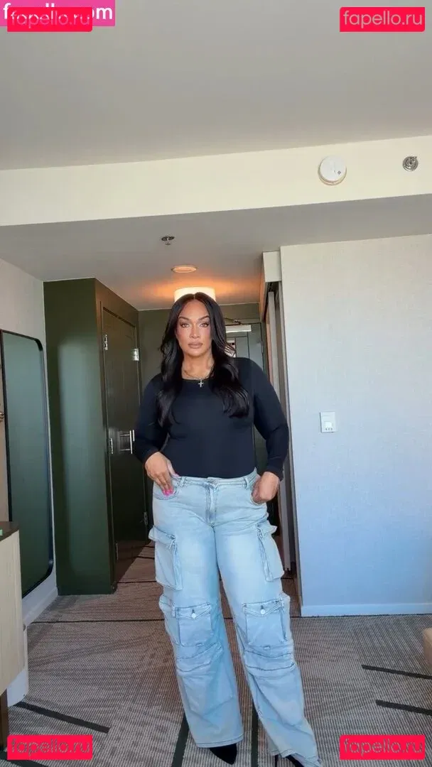 Nia Jax Onlyfans Photo Gallery 