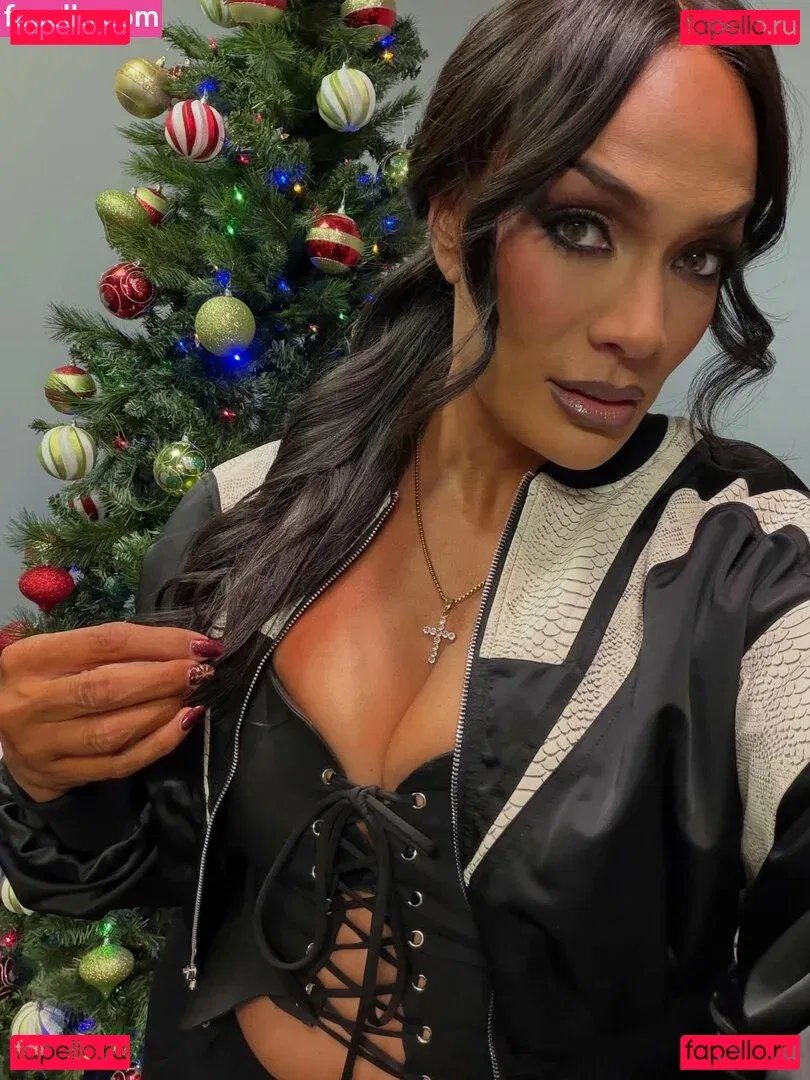 Nia Jax Onlyfans Photo Gallery 