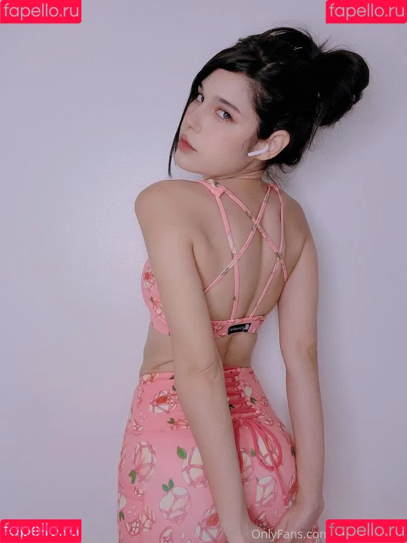 Jean Wanwan Onlyfans Photo Gallery 