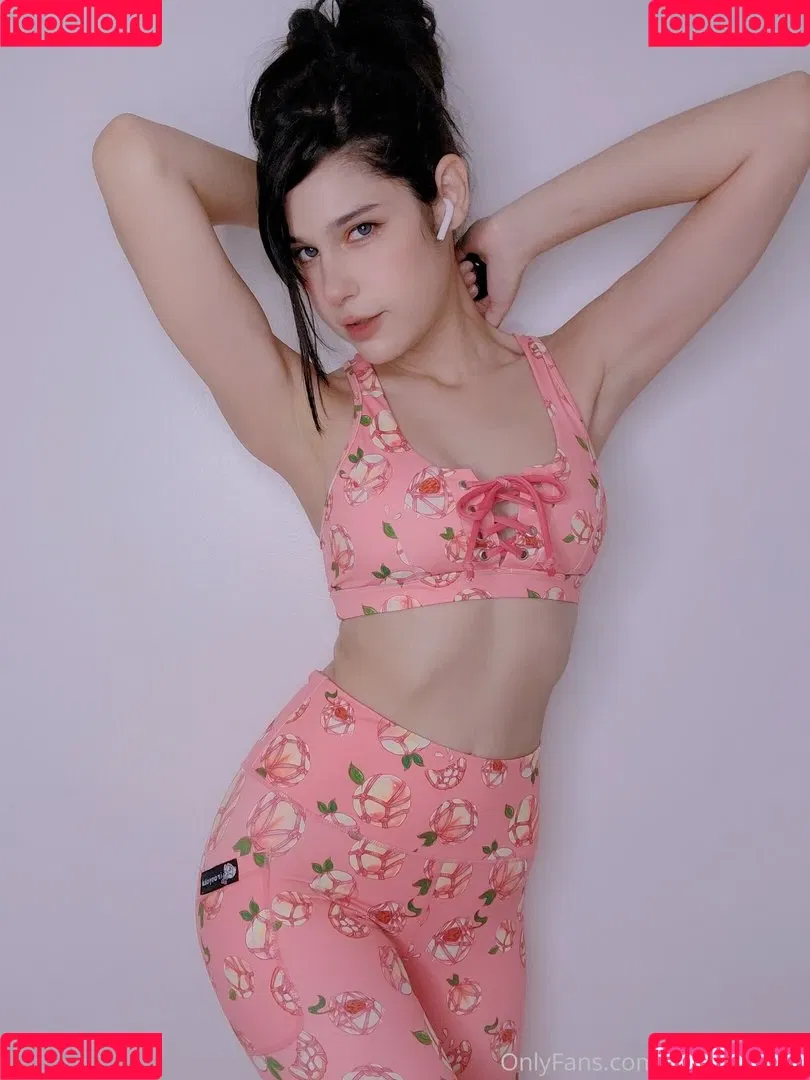 Jean Wanwan Onlyfans Photo Gallery 