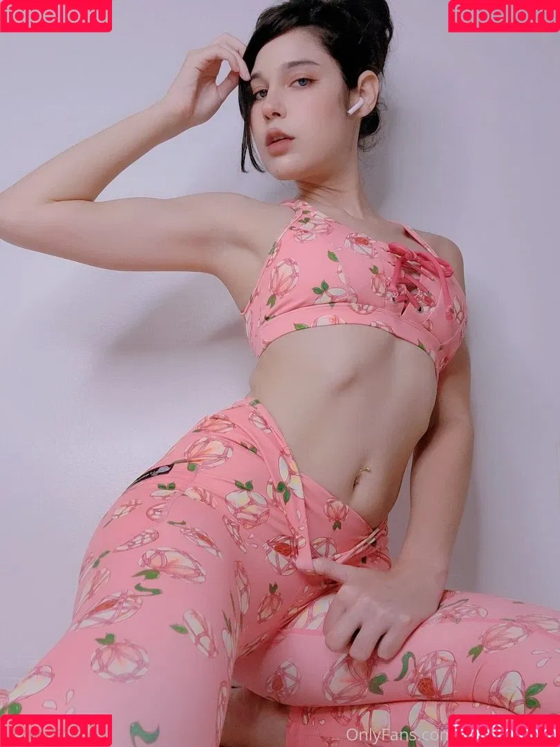 Jean Wanwan Onlyfans Photo Gallery 