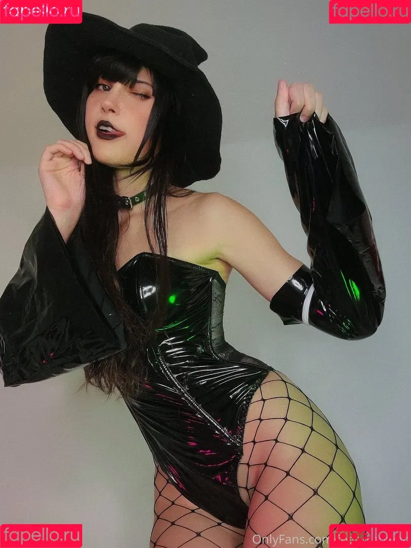 Jean Wanwan Onlyfans Photo Gallery 