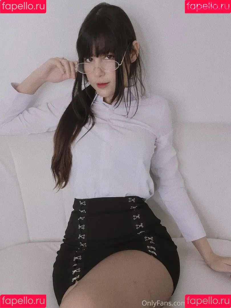 Jean Wanwan Onlyfans Photo Gallery 