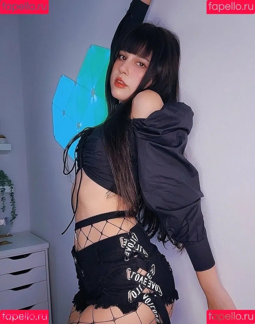 Jean Wanwan Onlyfans Photo Gallery 