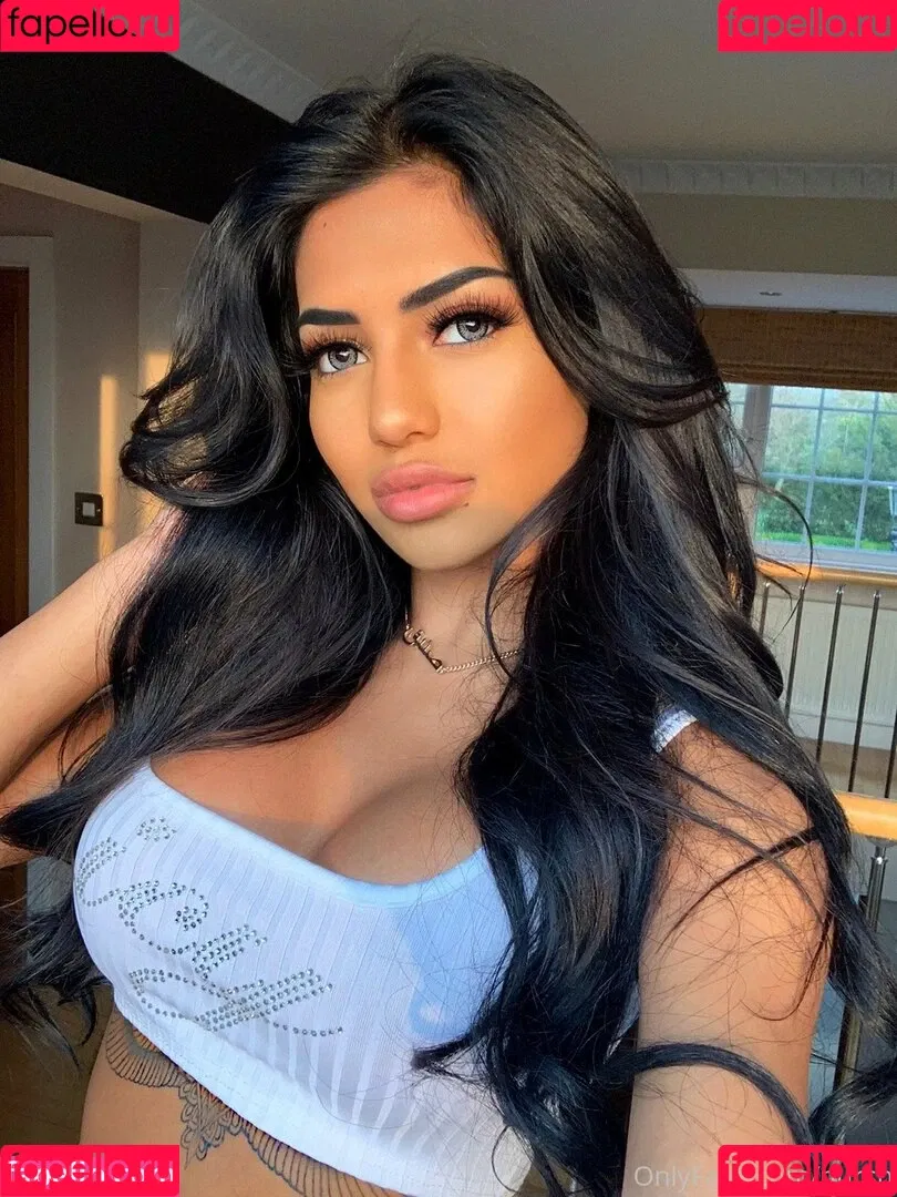 Nurshh Onlyfans Photo Gallery 