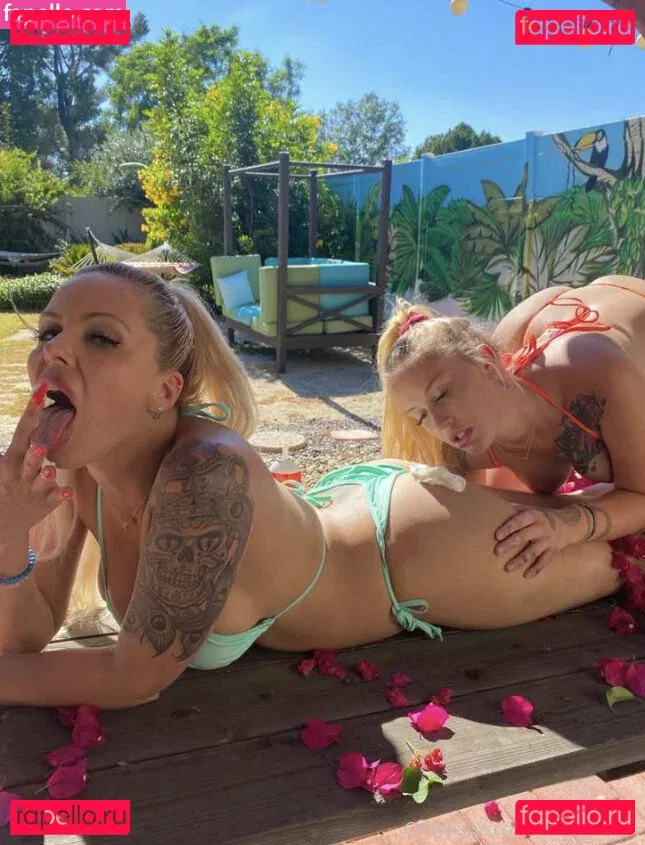 ninaellexxx Onlyfans Photo Gallery 