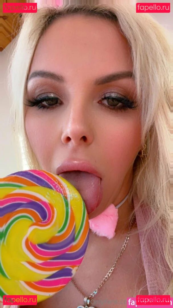 ninaellexxx Onlyfans Photo Gallery 