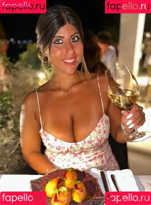 Valentina De Nucci Onlyfans Photo Gallery 