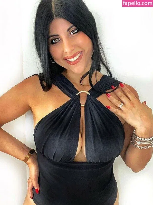 Valentina De Nucci Onlyfans Photo Gallery 