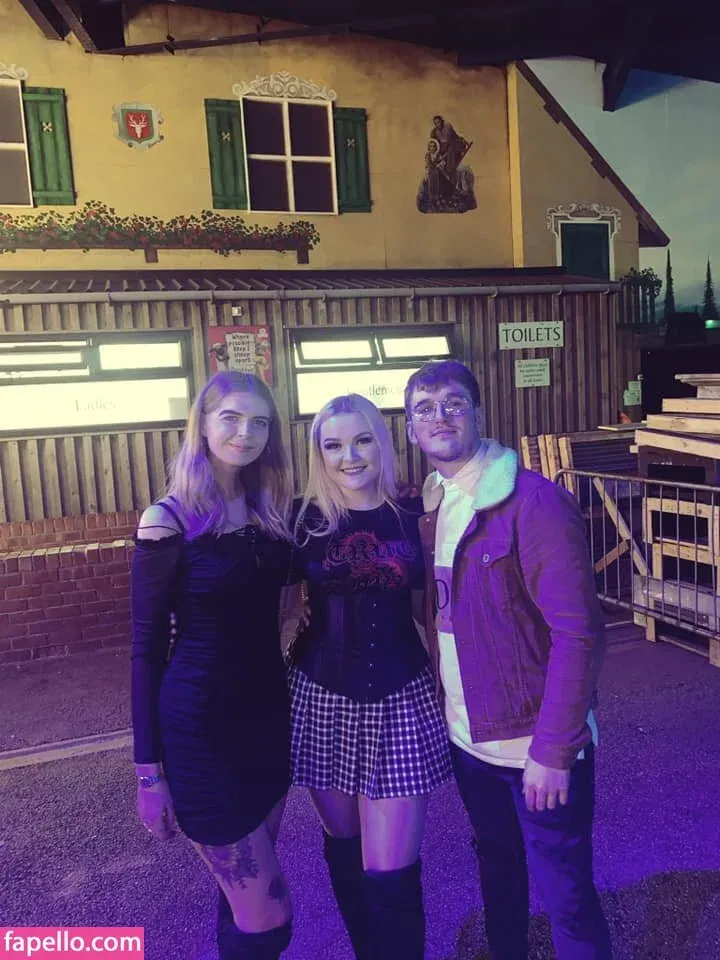 ella-enchanted2 Onlyfans Photo Gallery 