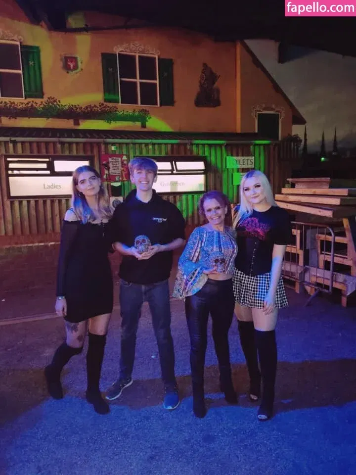 ella-enchanted2 Onlyfans Photo Gallery 