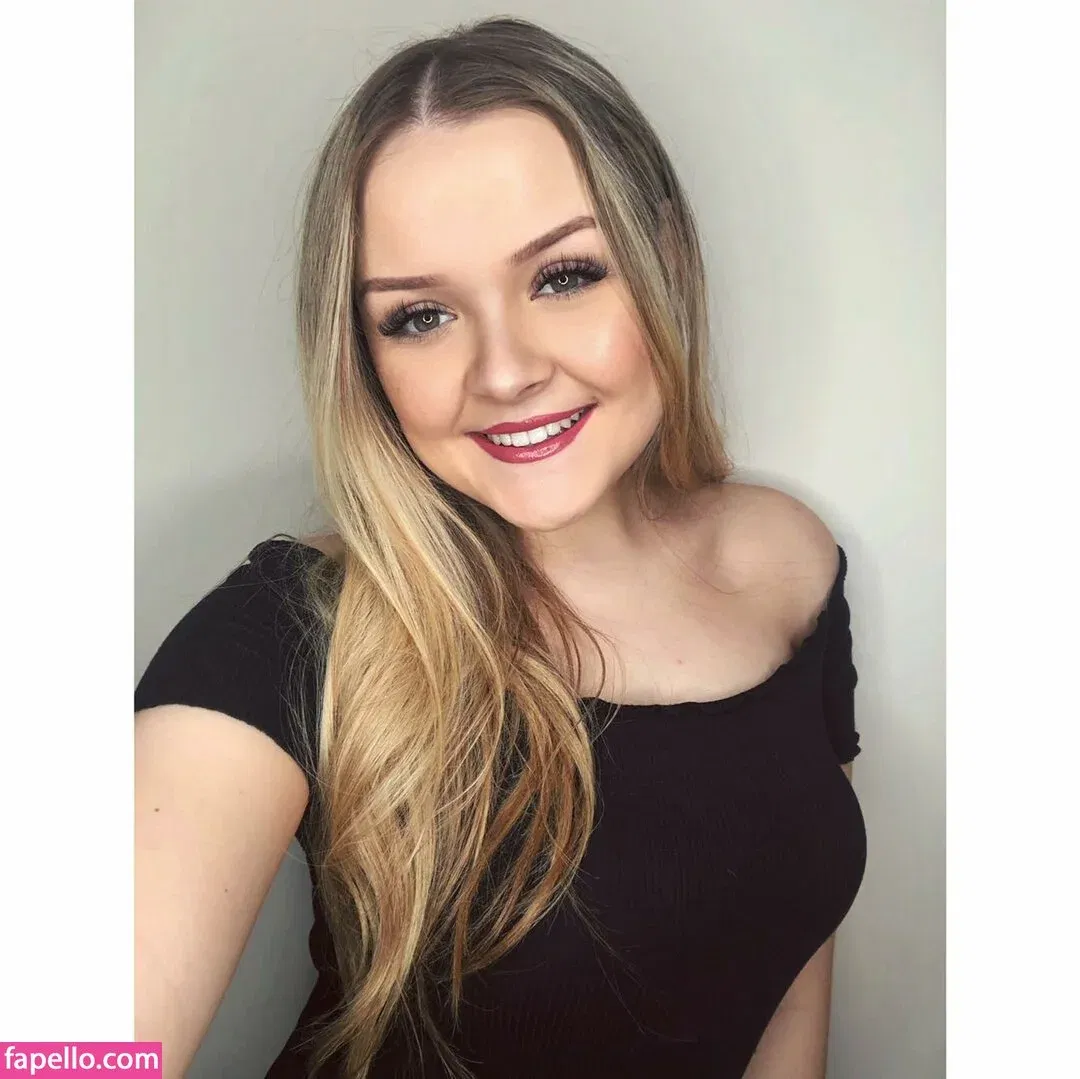 ella-enchanted2 Onlyfans Photo Gallery 