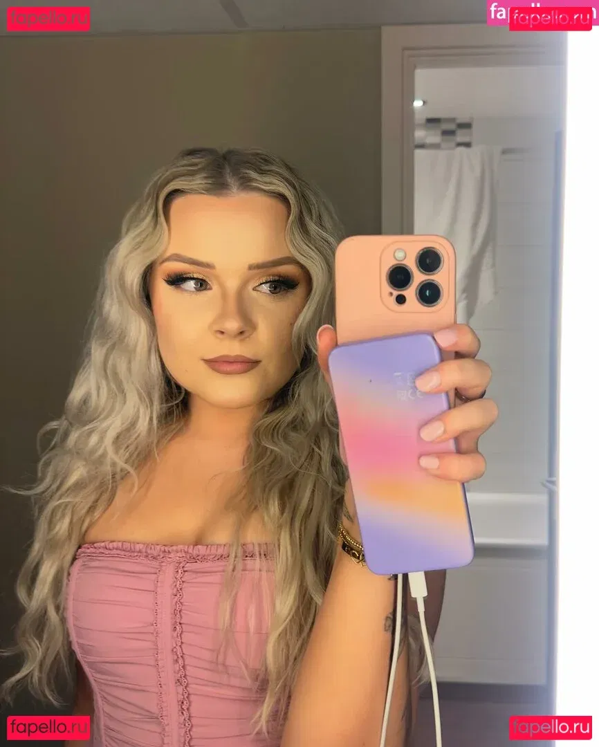 ella-enchanted2 Onlyfans Photo Gallery 