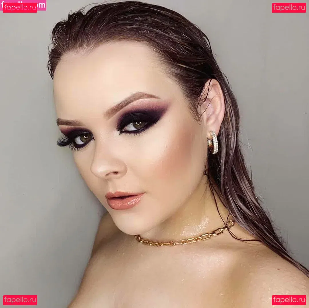 ella-enchanted2 Onlyfans Photo Gallery 