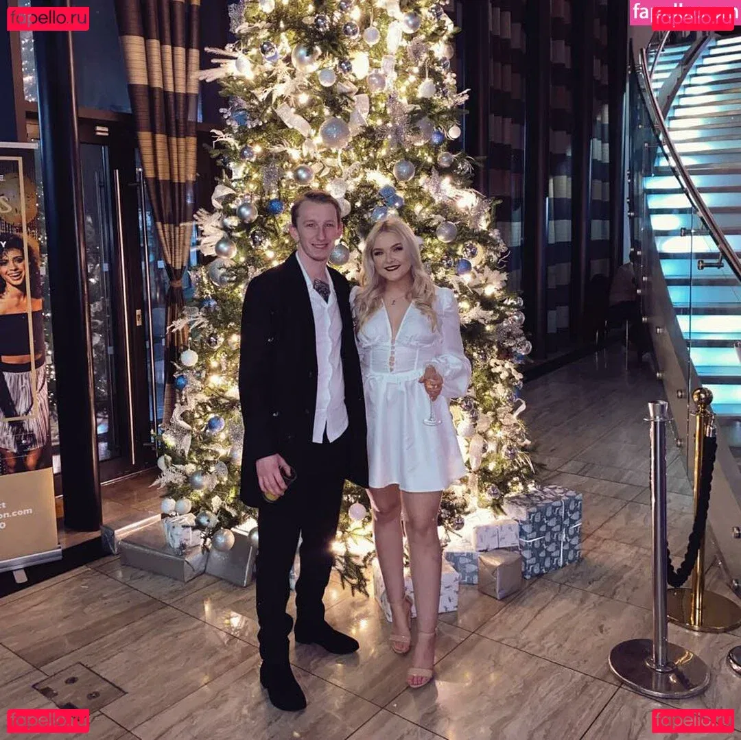 ella-enchanted2 Onlyfans Photo Gallery 