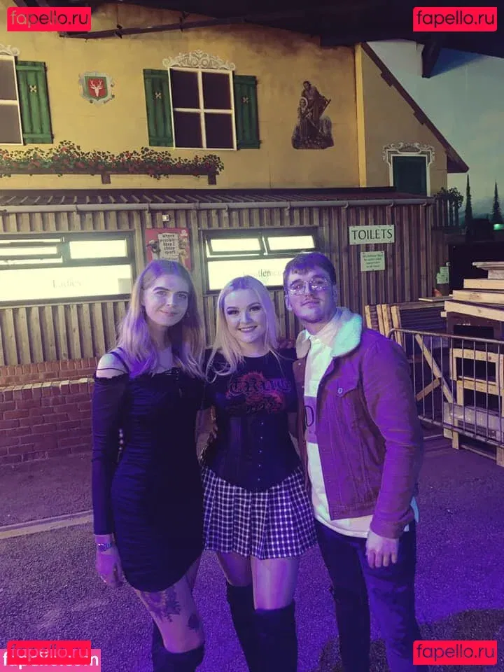 ella-enchanted2 Onlyfans Photo Gallery 