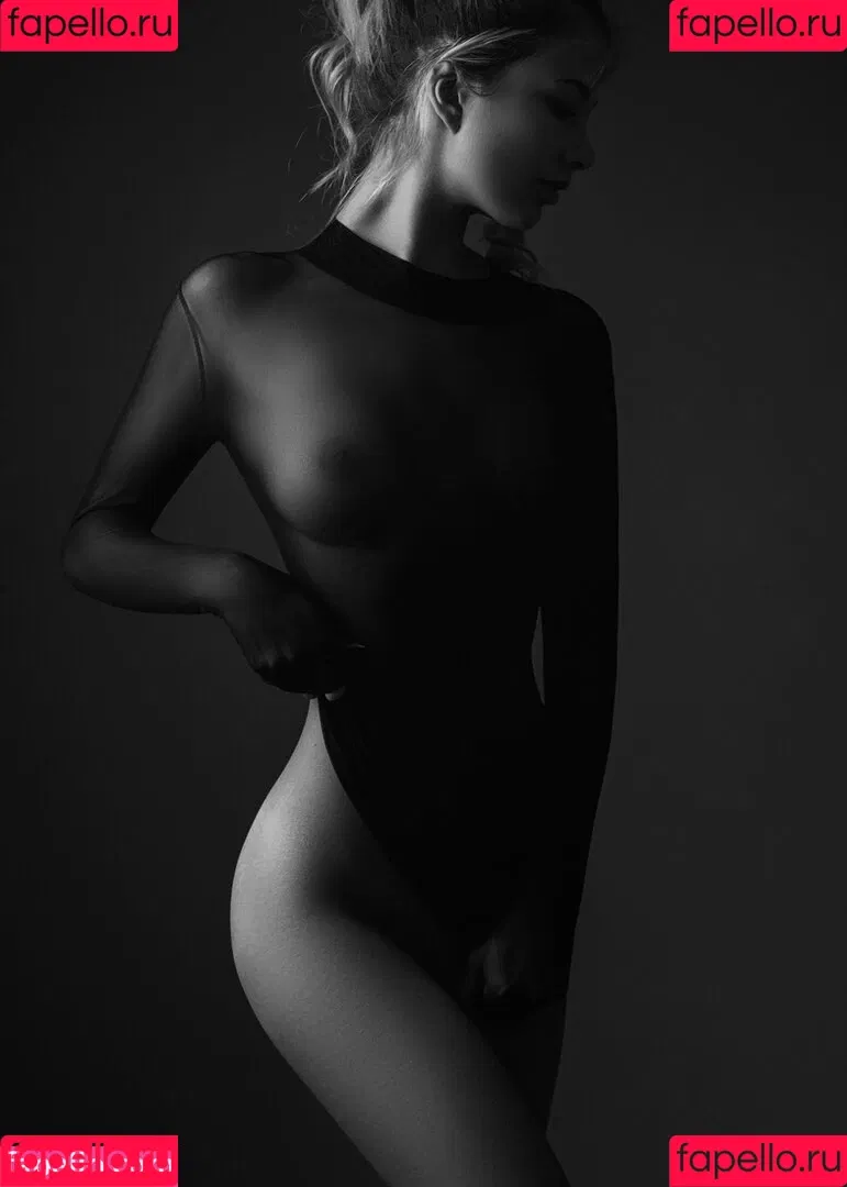 Nicoline Sophie Onlyfans Photo Gallery 