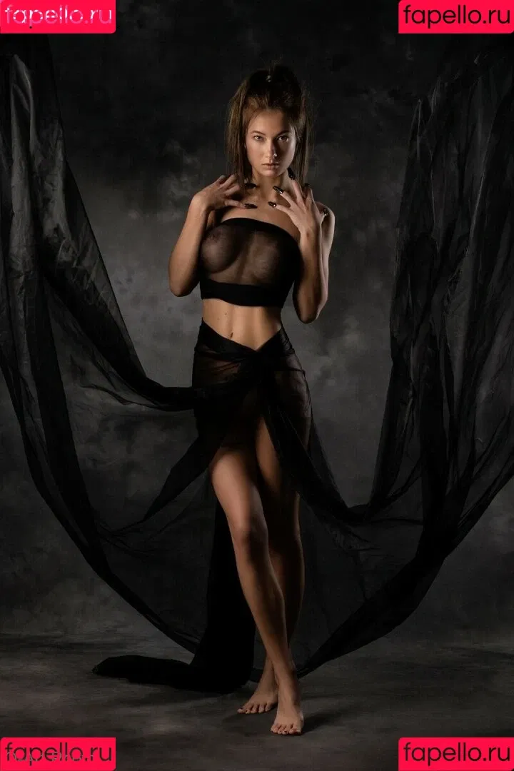 Nicoline Sophie Onlyfans Photo Gallery 