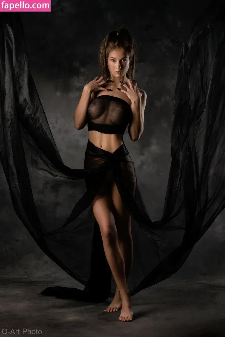 Nicoline Sophie Onlyfans Photo Gallery 