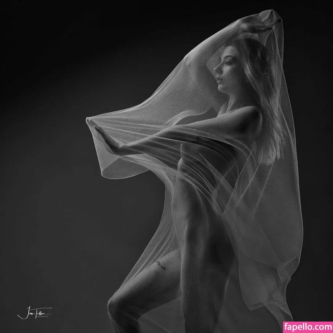 Nicoline Sophie Onlyfans Photo Gallery 