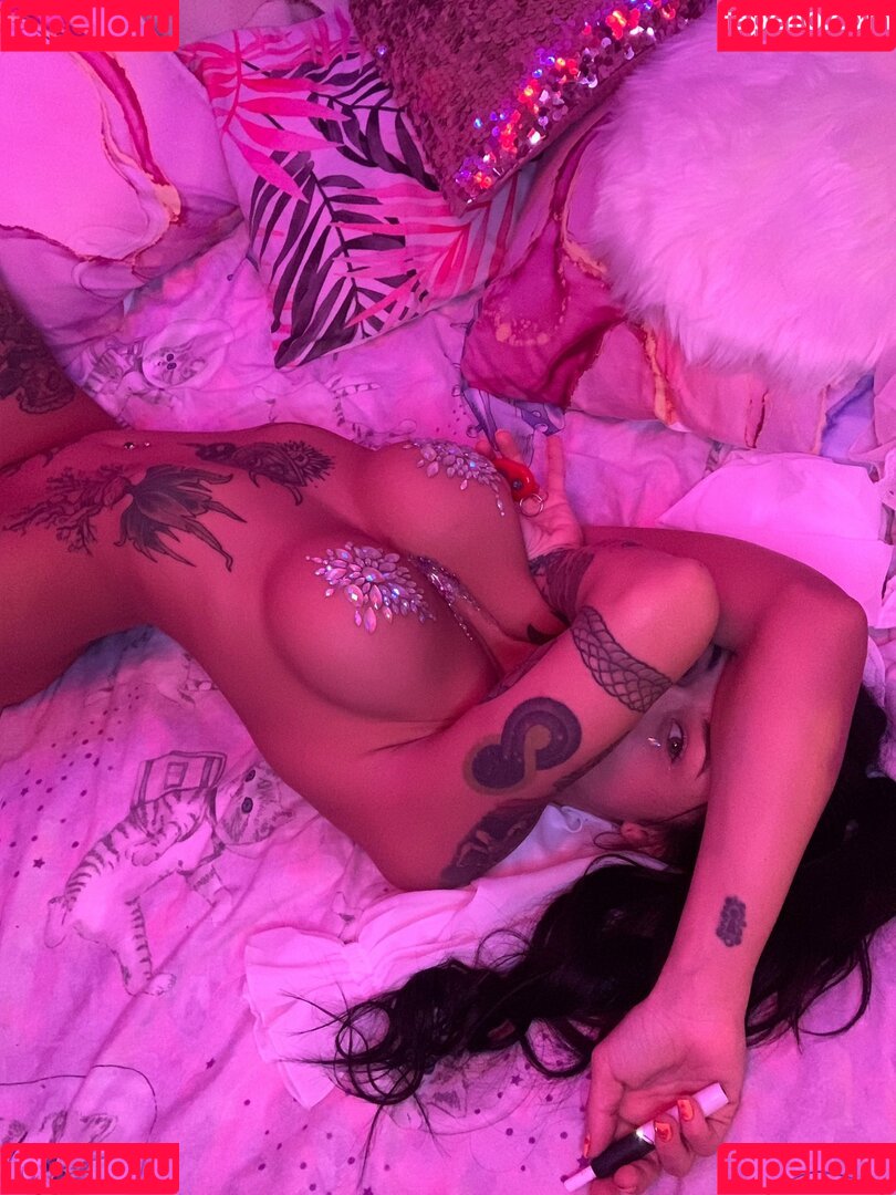 Molly Alien Onlyfans Photo Gallery 