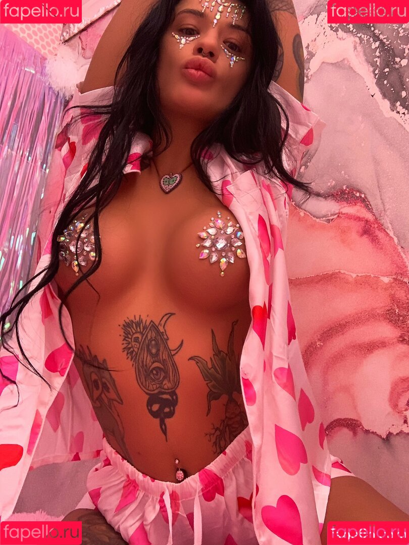 Molly Alien Onlyfans Photo Gallery 