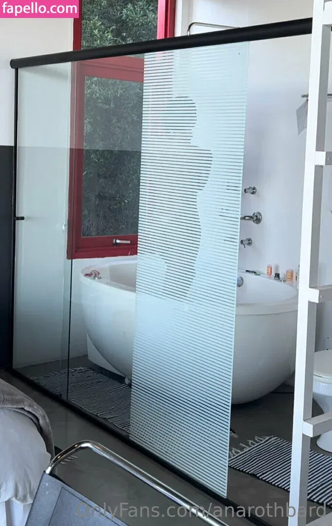 anarothbard Onlyfans Photo Gallery 