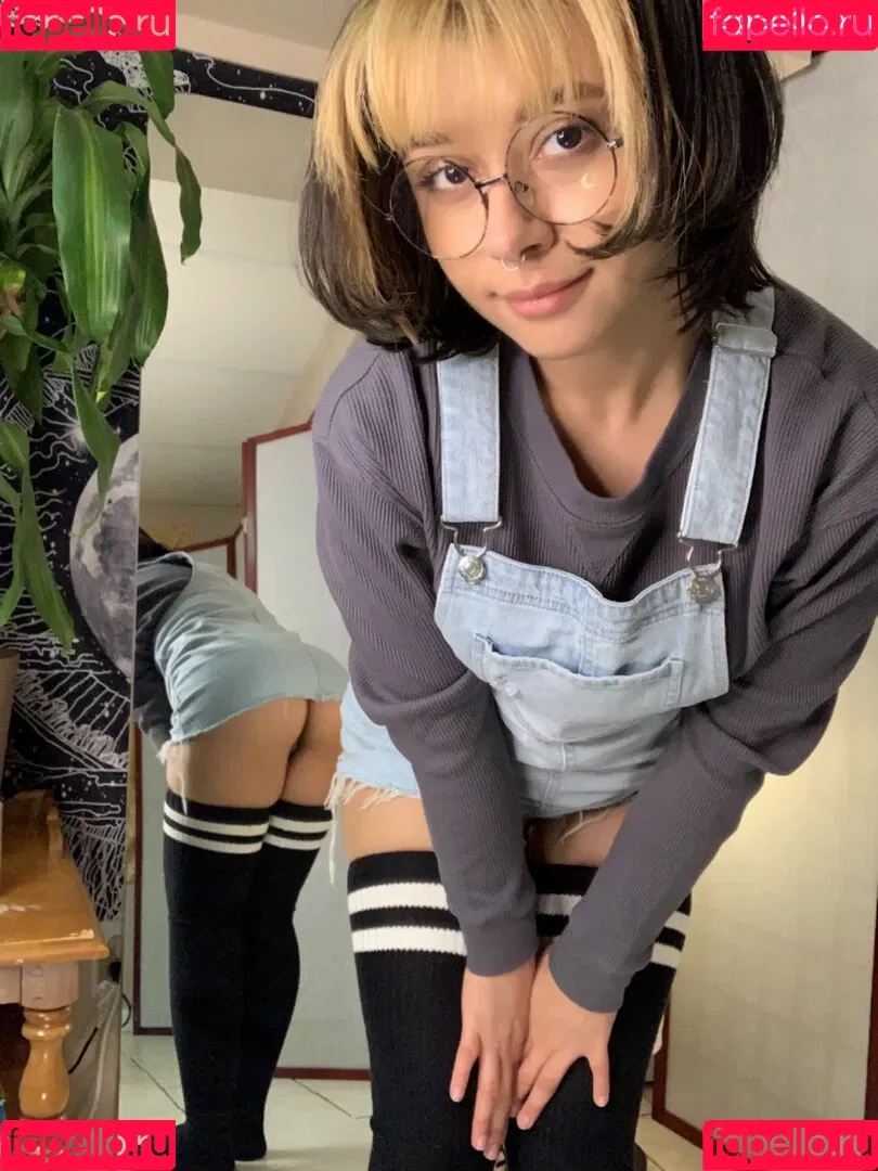 glasses_gf Onlyfans Photo Gallery 