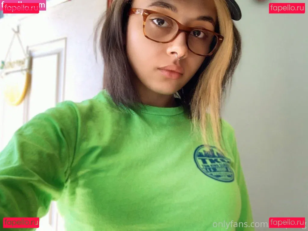 glasses_gf Onlyfans Photo Gallery 