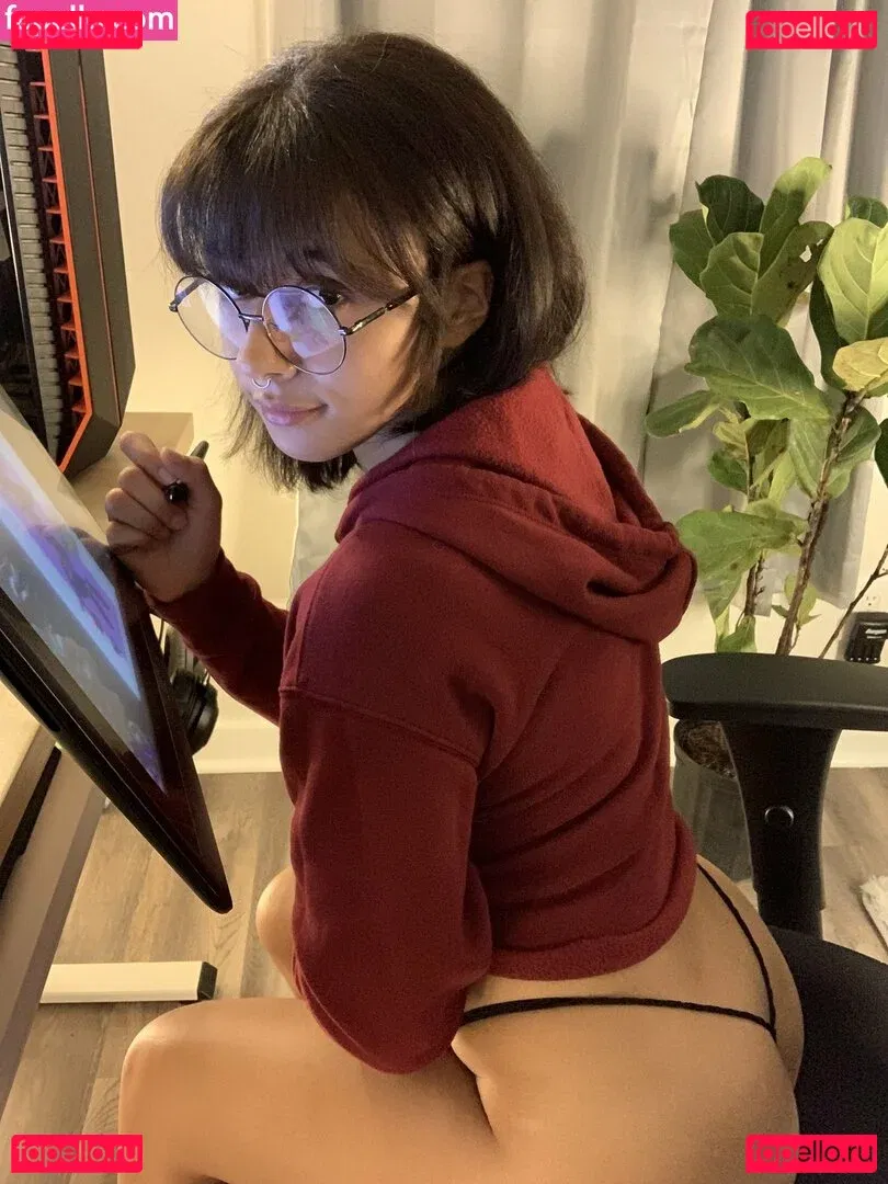 glasses_gf Onlyfans Photo Gallery 